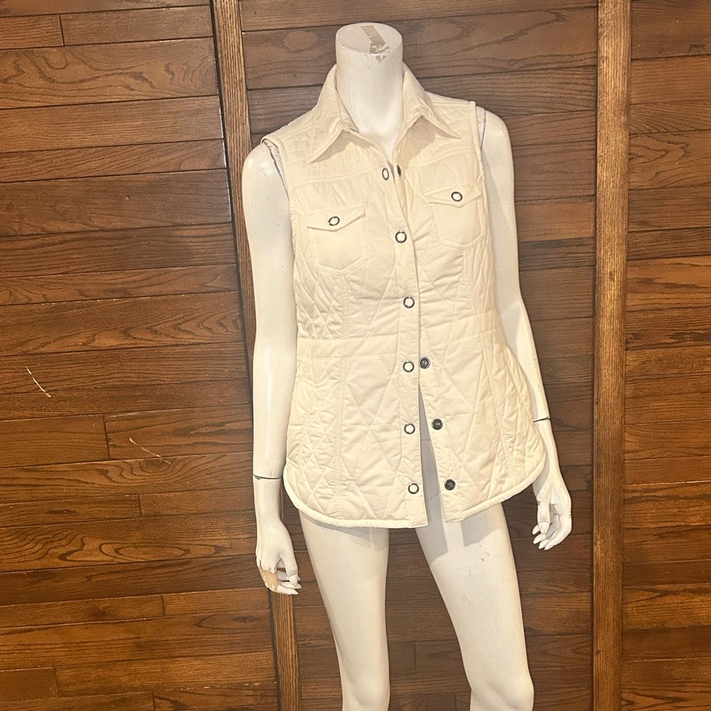 Aventura. Women's Cream Quilted Sleeveless Top. Medium